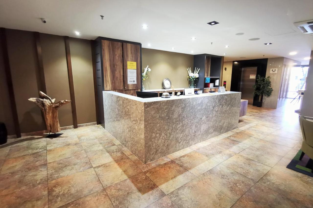 B.Suites 21 Kota Kinabalu Exterior photo